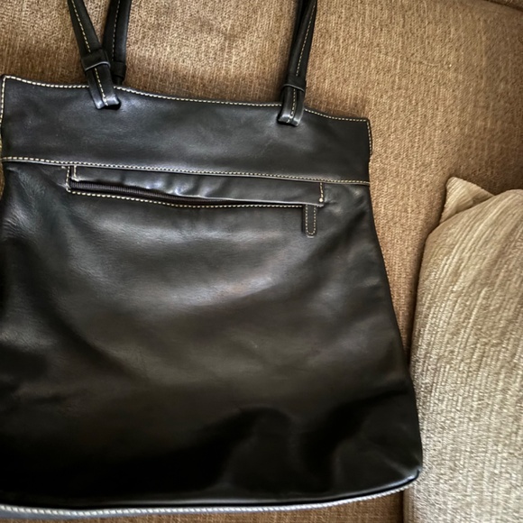 Kenneth Cole of Ne York Black Slim Pocketbook Snap Closure - Picture 11 of 13